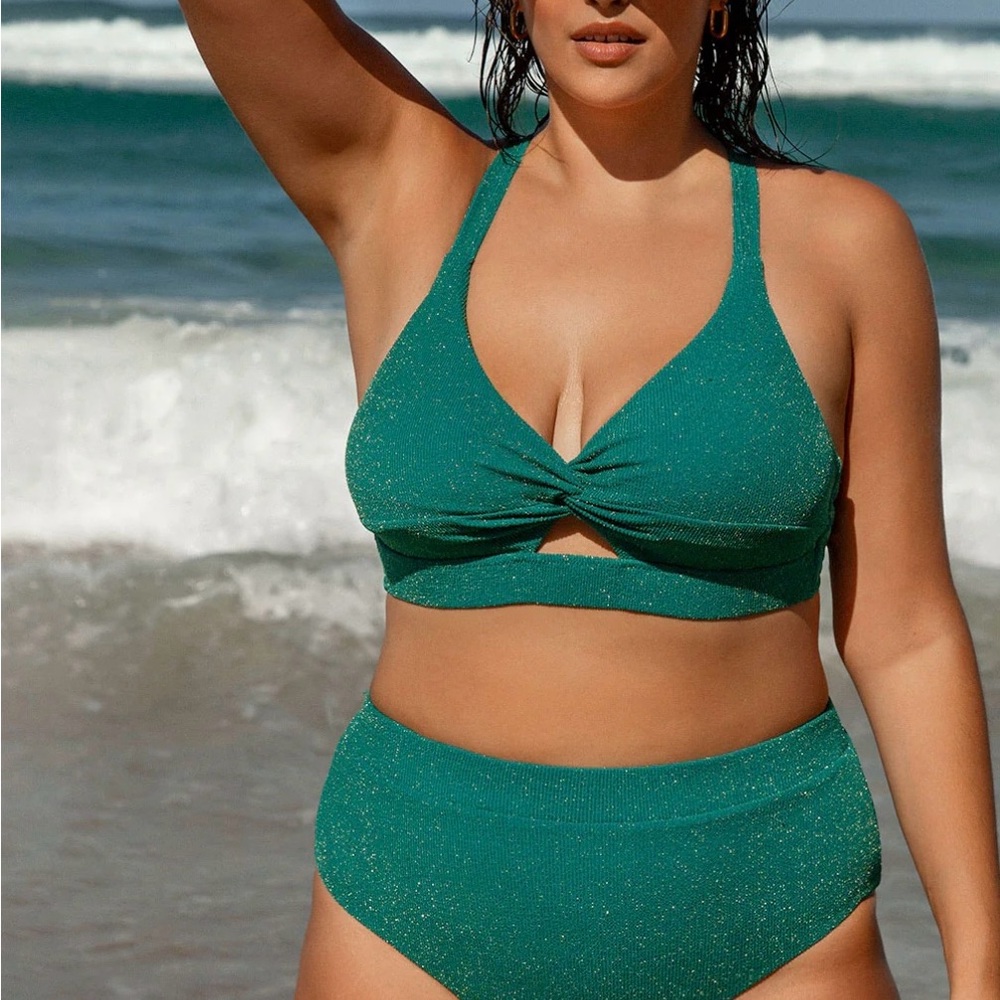 NWT Berlook Emerald Green Textured Bikini Set with Adjustable Halter - US 16